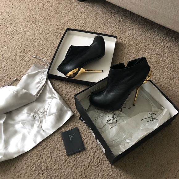 Giuseppe Zanotti Booties - Picture 4 of 8